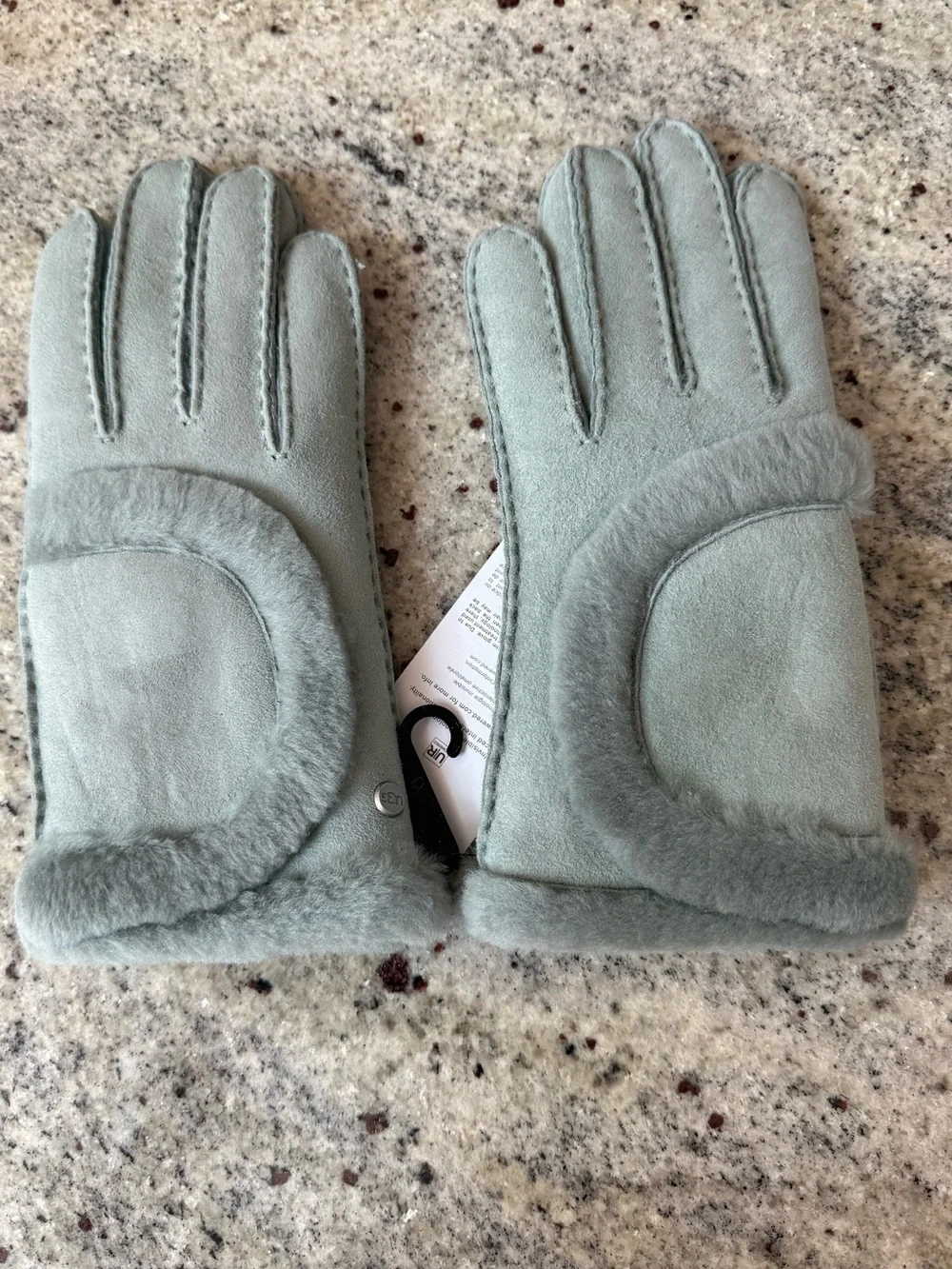 UGG these hand