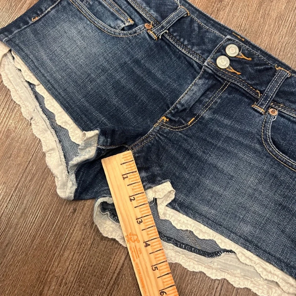 American Eagle Outfitters size fair