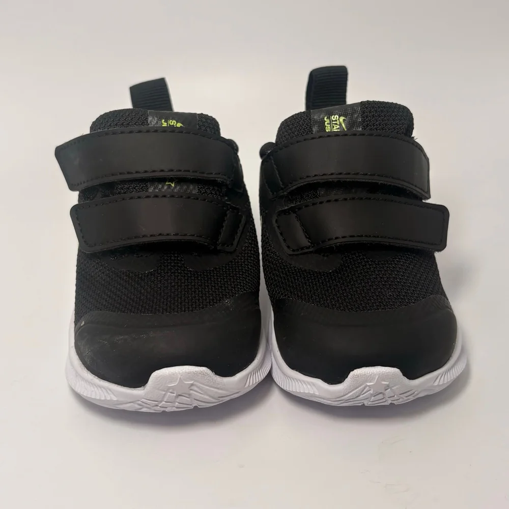 Baby Nike Star Runner‎ 3 Black Gold Hook & Loop Shoes 3C