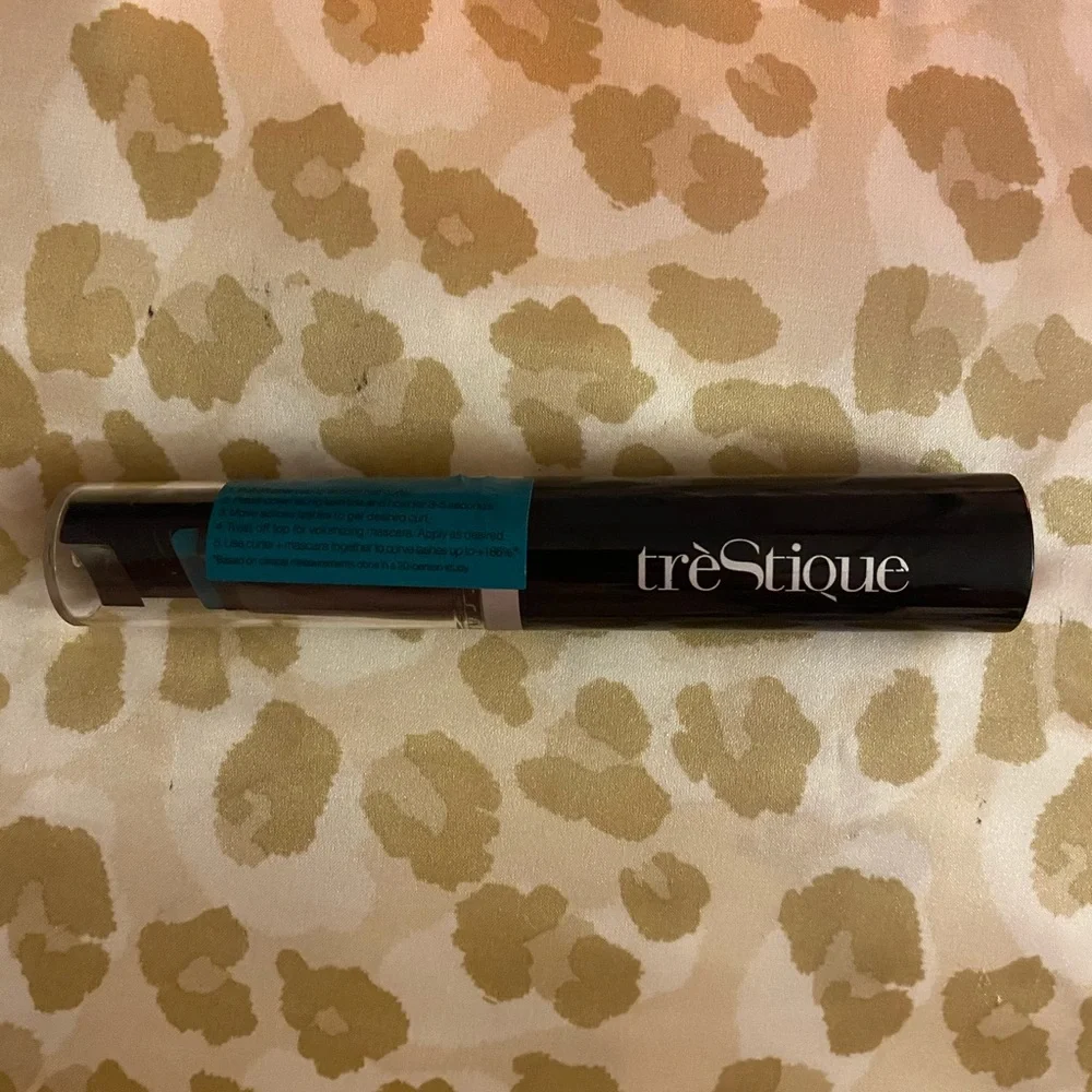 Trestique Good Vibes Mascara ( icelandic Black) with built in curler