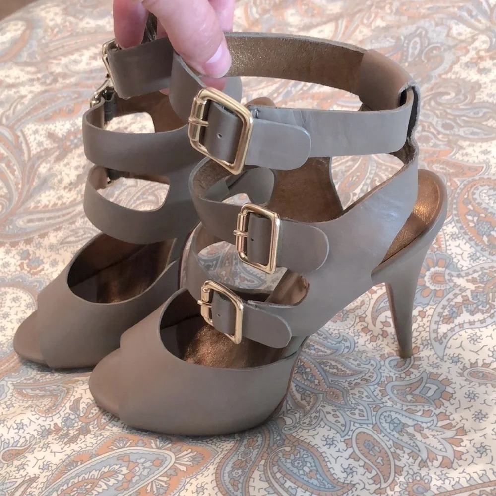Cynthia Vincent peep new comes