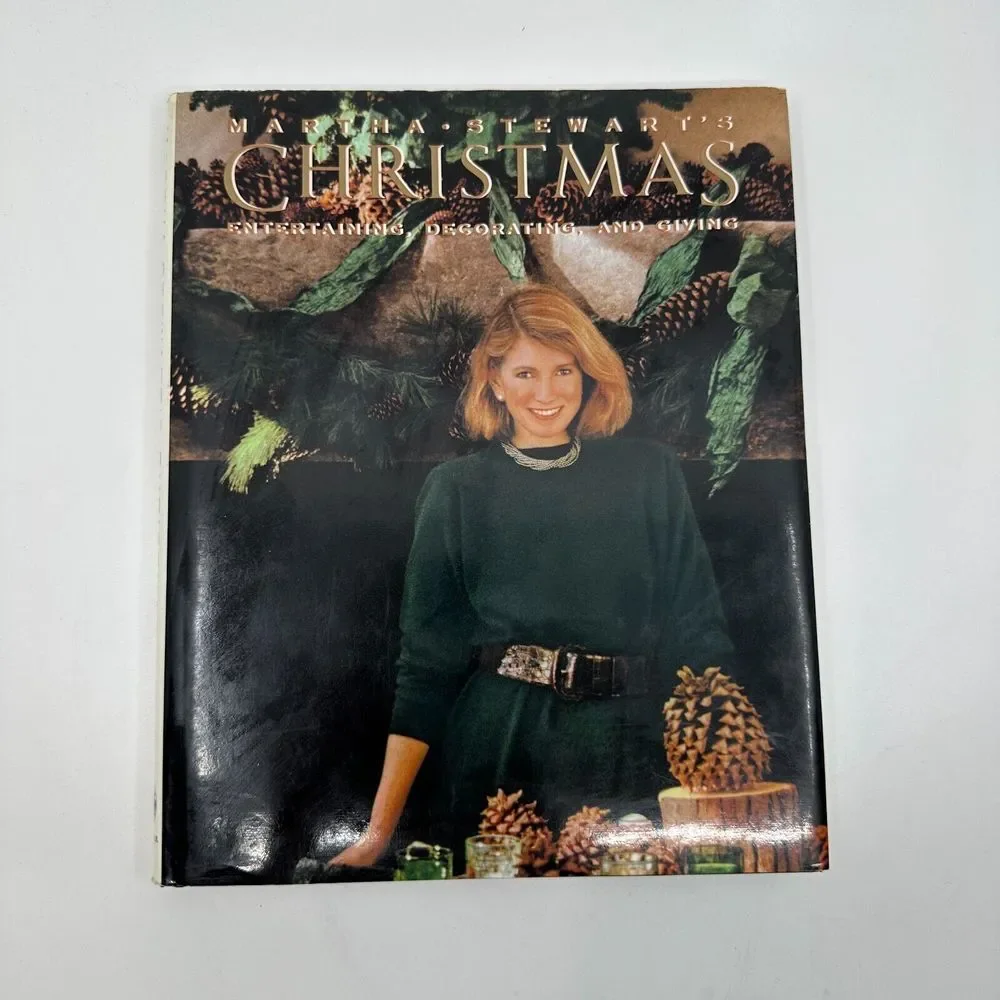 Martha Stewart's Christmas‎ Entertaining Decorating And Giving Hardcover Book