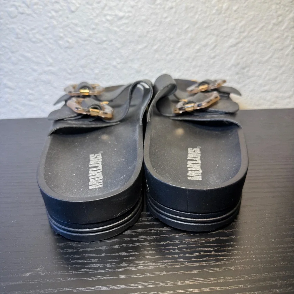 Muk Luks excellent polka