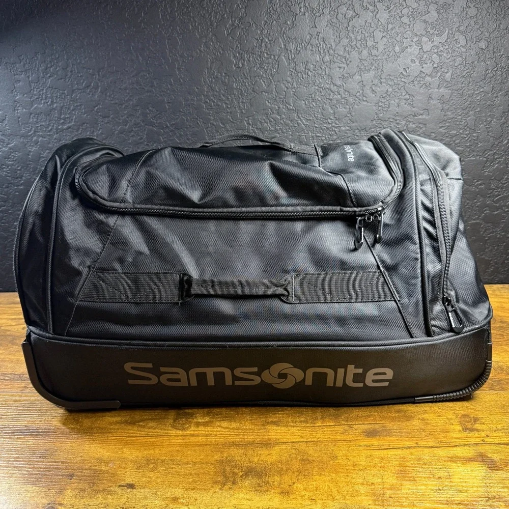 Samsonite 22 Inch Wheeled 1151895 Black Nylon Rolling Duffel Travel Bag Unisex