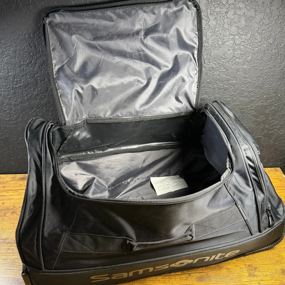 Samsonite 22 inch