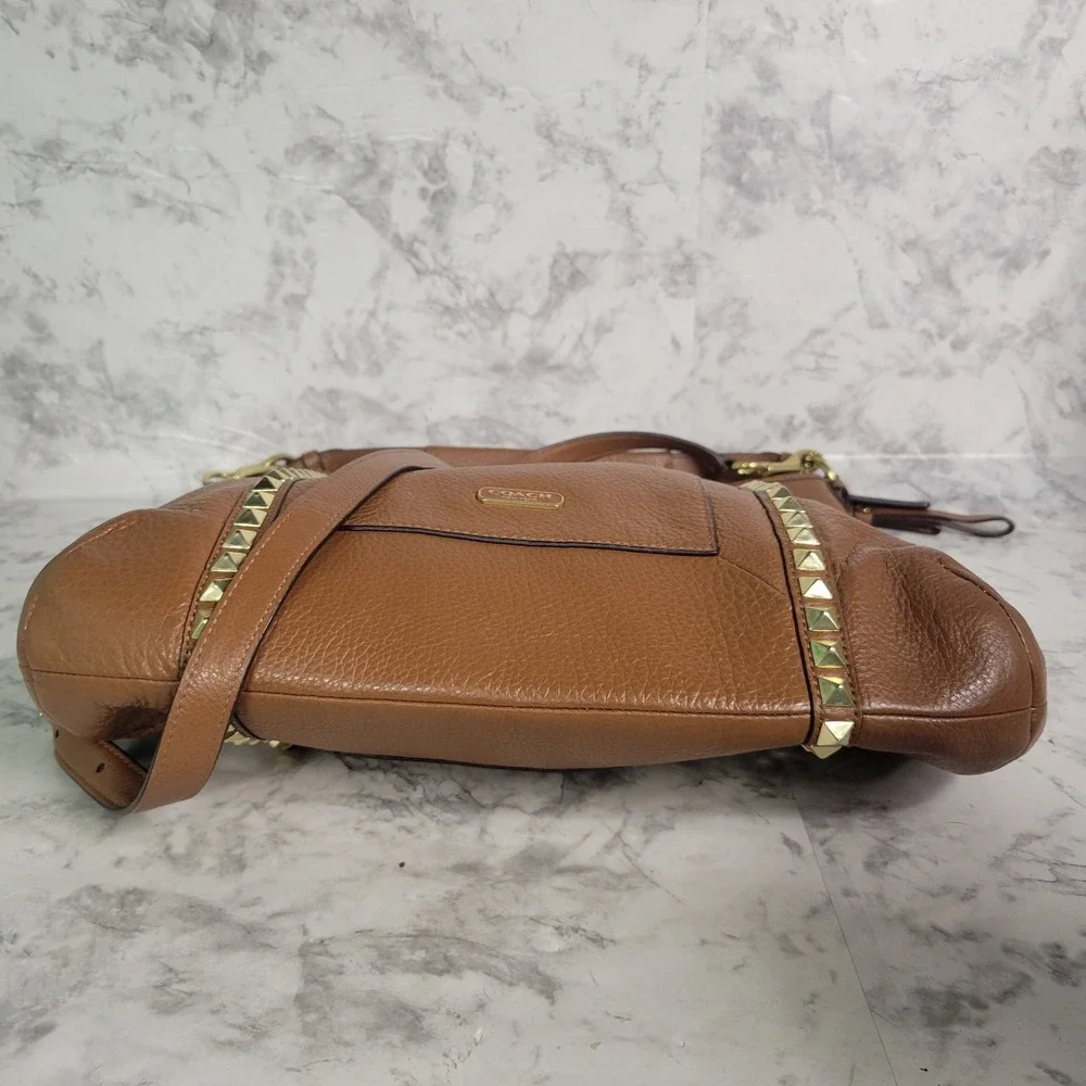 Coach shoulder bag