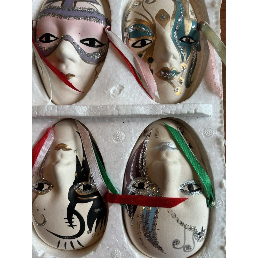 The Unbranded Brand harlequin mask