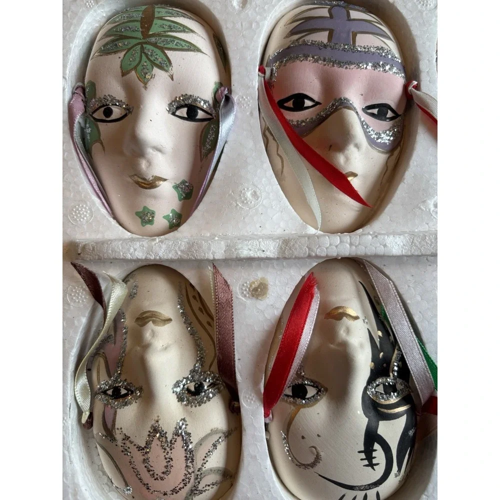 The Unbranded Brand harlequin mask