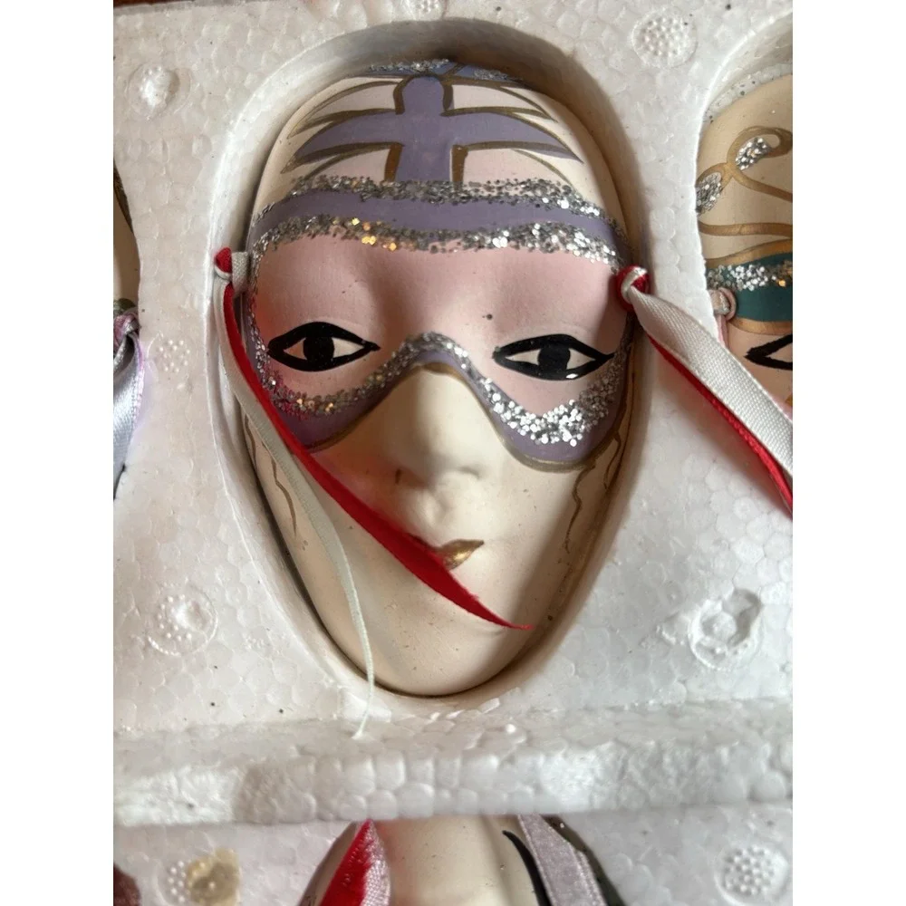 The Unbranded Brand harlequin mask