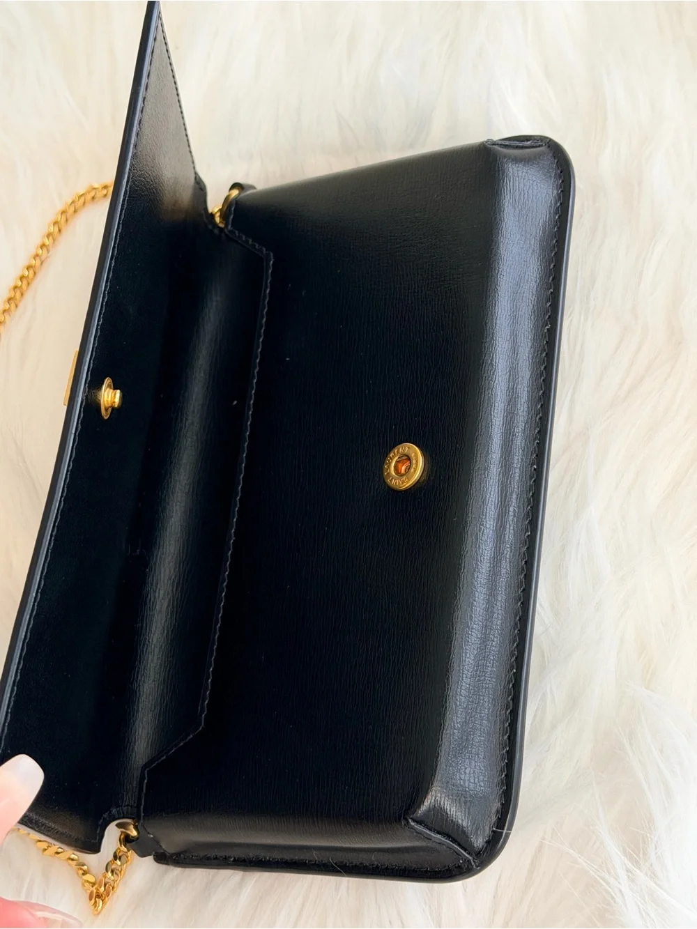 compact black
