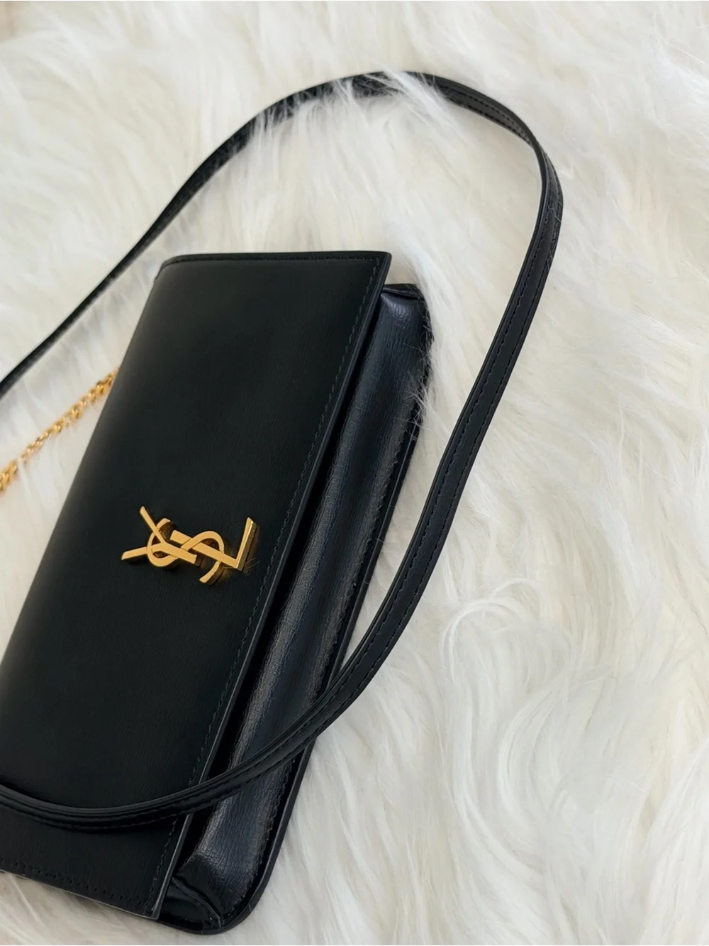 compact black