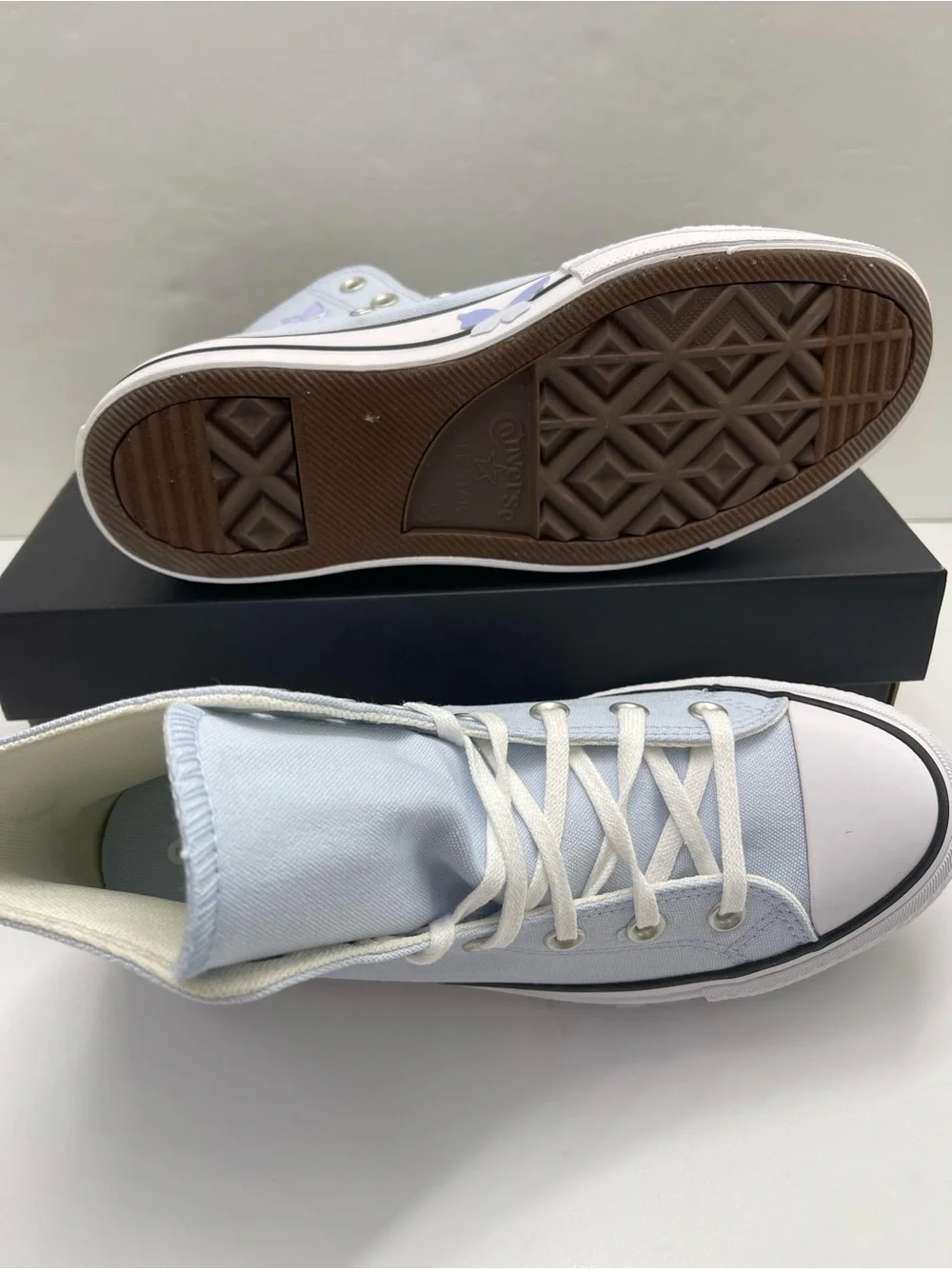 Converse light blue