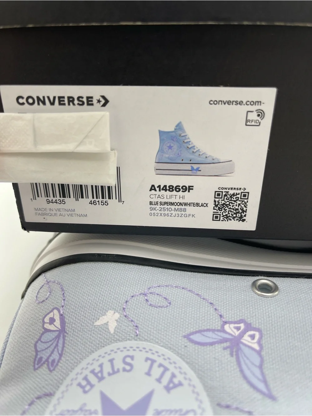 Converse light blue