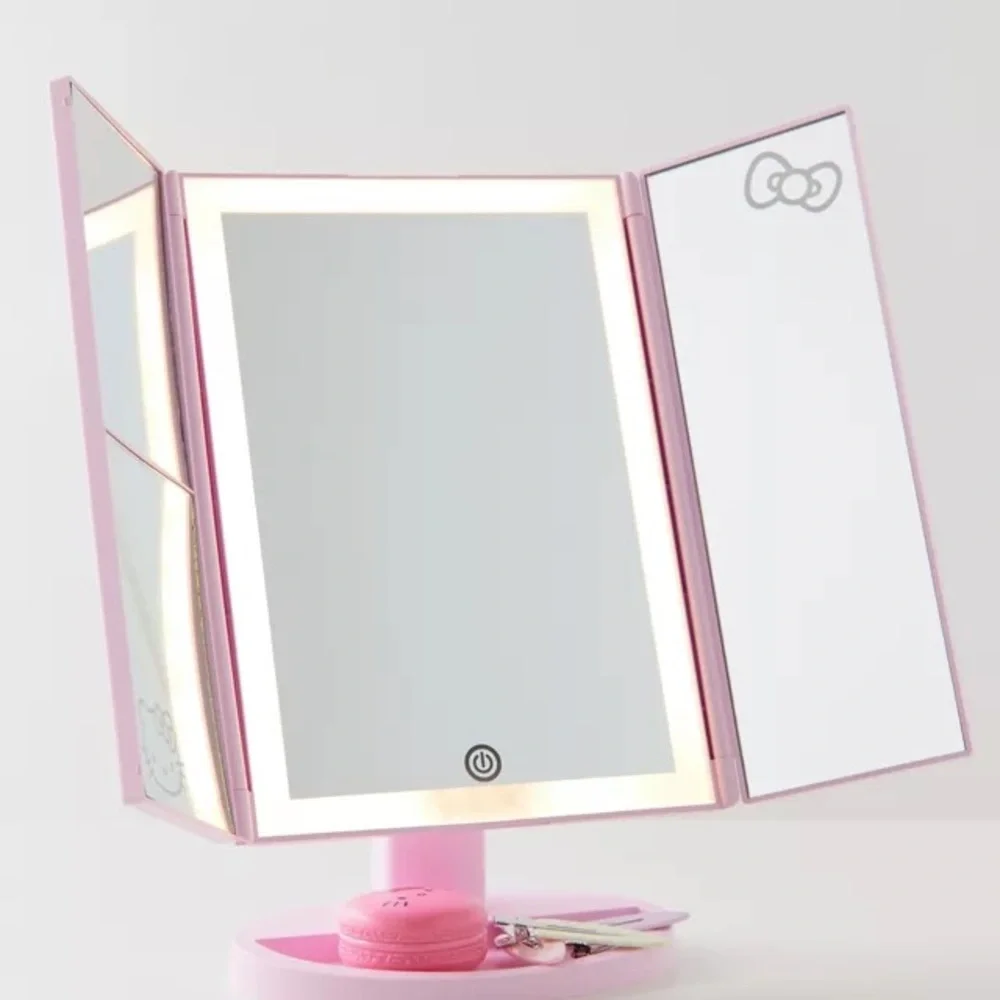 Hello Kitty this trifold