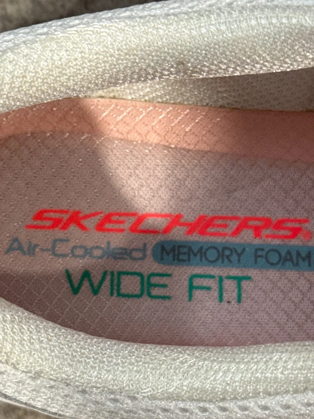 Skechers low top