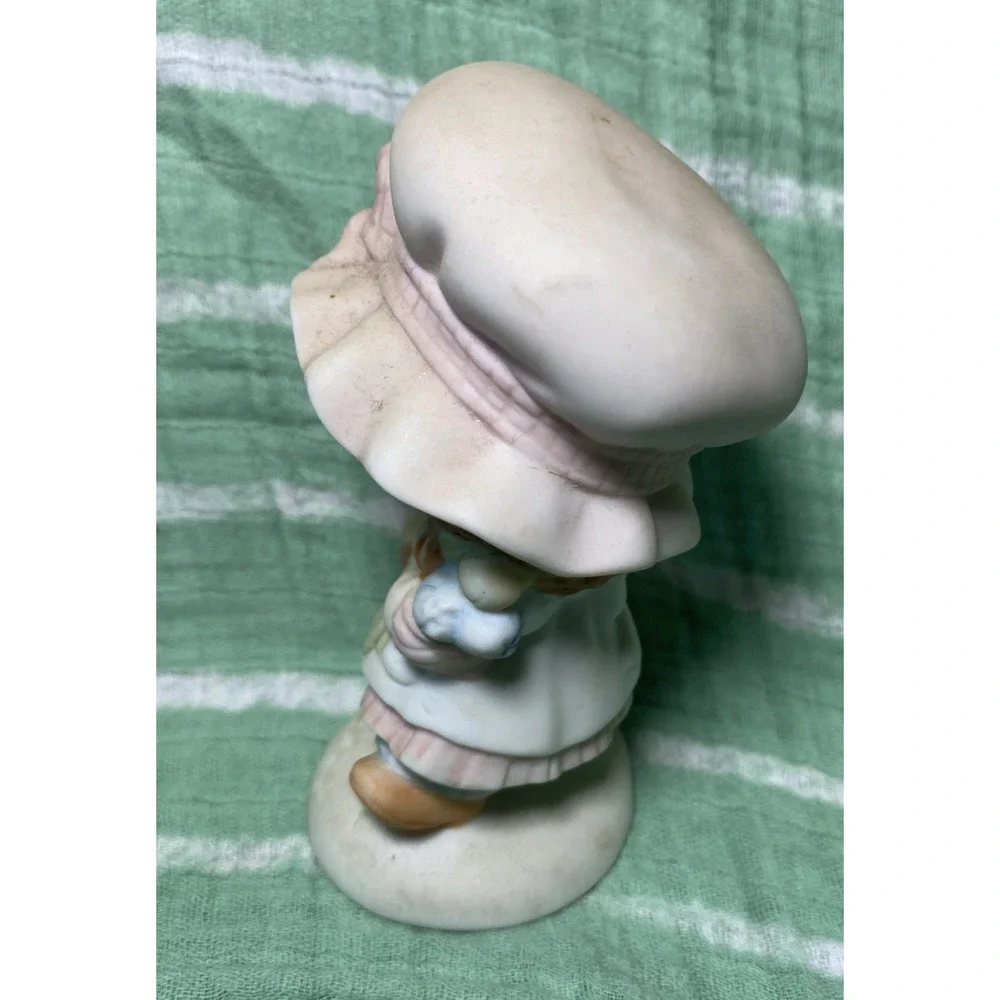 Miss Mitzie each figure