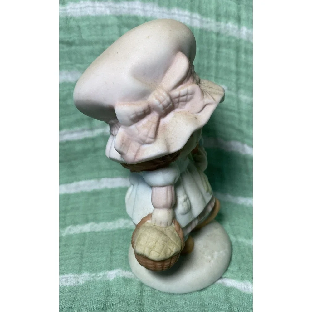 Miss Mitzie each figure