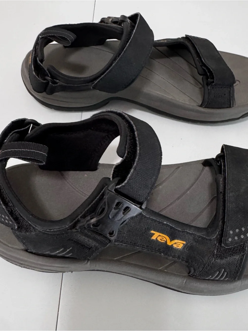 Teva holliway men