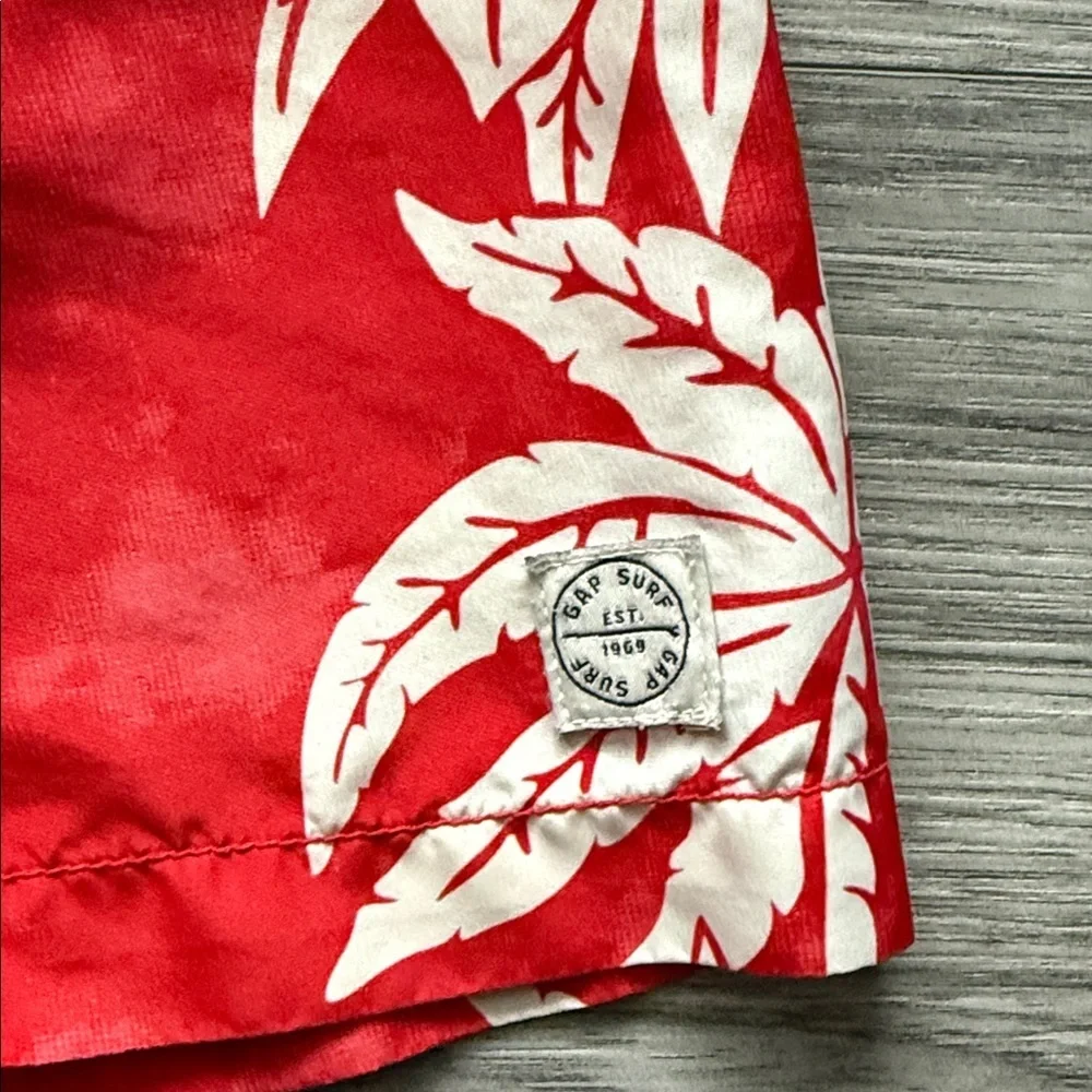 Gap Kids Red Floral Board Shorts Size (4/5) XS
