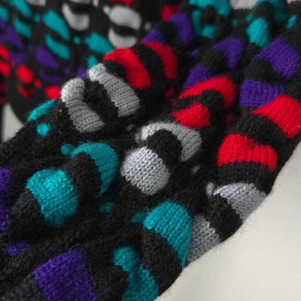 Ossi Skiwear colorful geometric