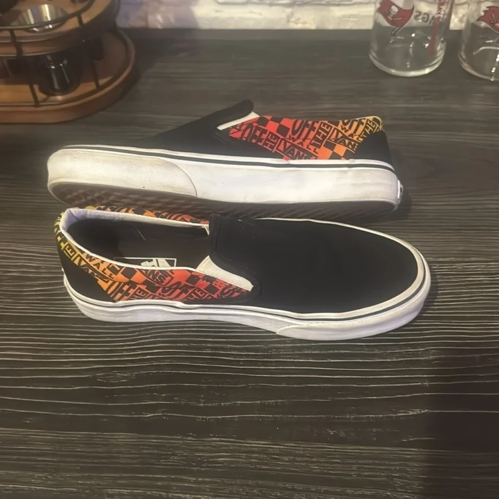 Vans stylish black