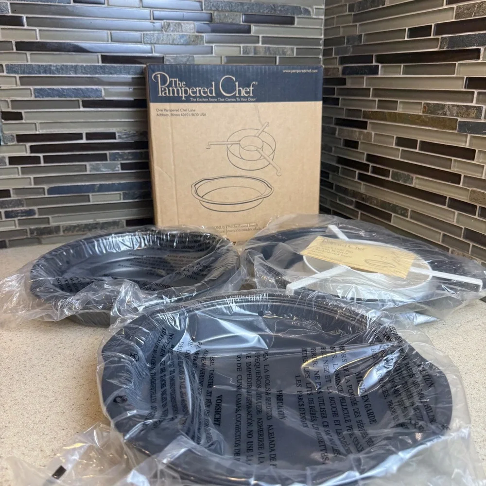 NEW The Pampered Chef Nonstick Cake Pan Set (3) w/ Checkerboard Insert 9611 NIB