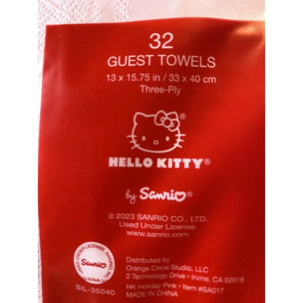HELLO KITTY Holiday CHRISTMAS WREATHS 32 Guest Towels 3-Ply‎ Paper Party Napkins
