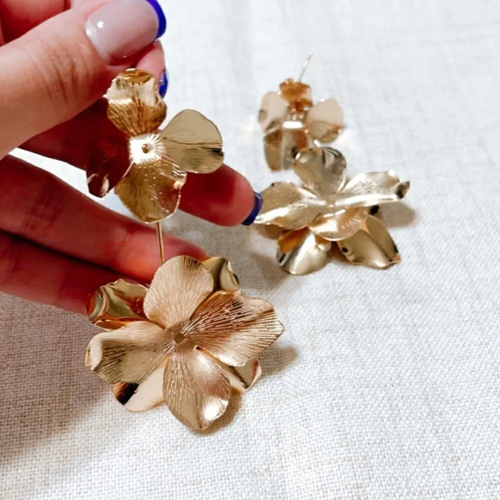 Zara flower drop