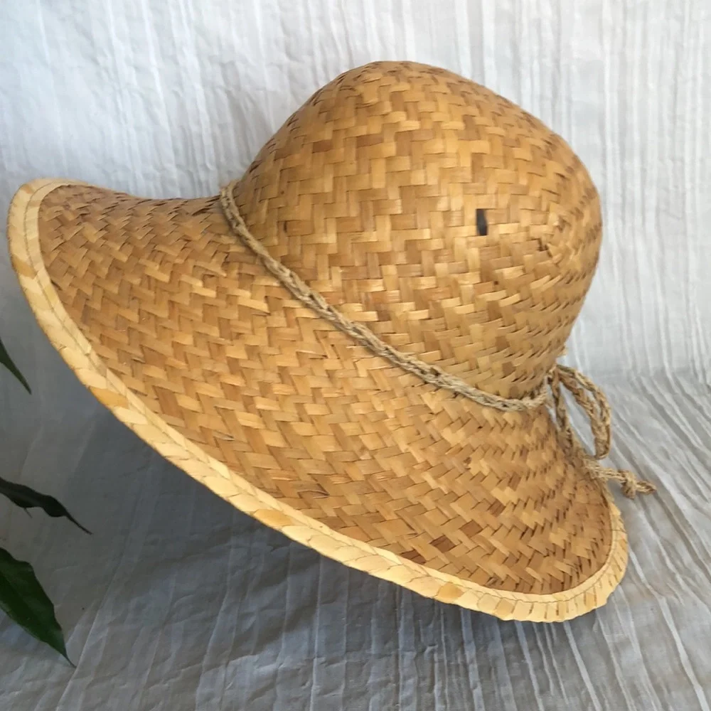 unbranded womans wicker