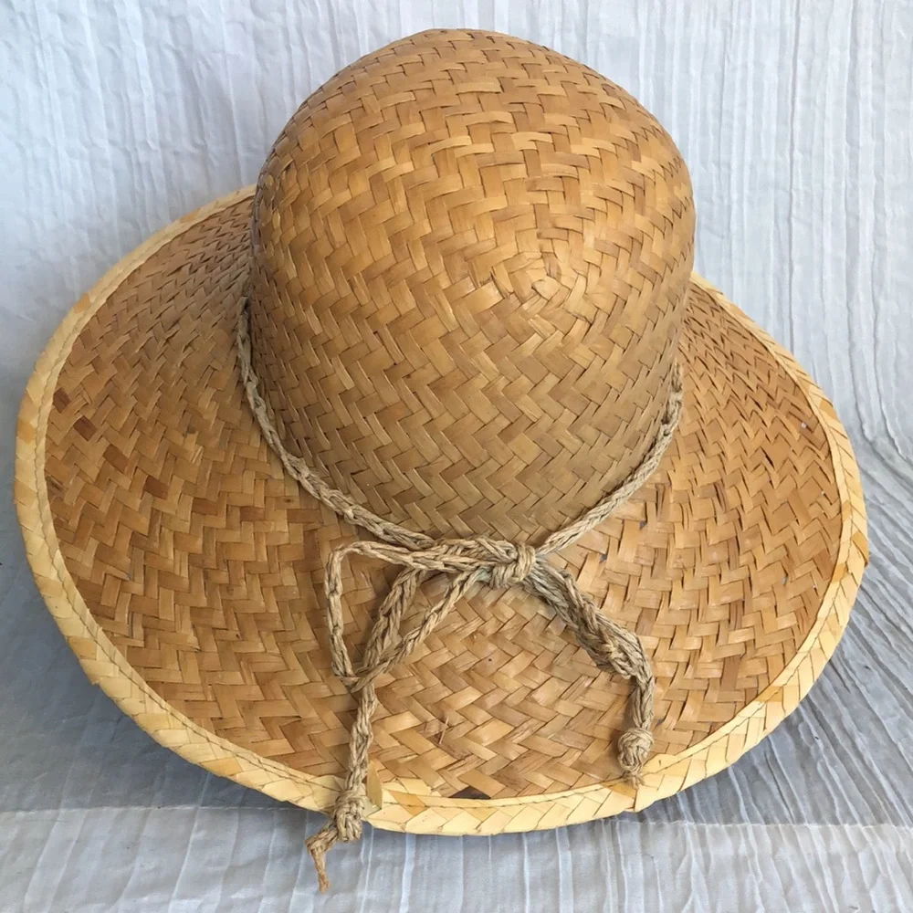 unbranded womans wicker