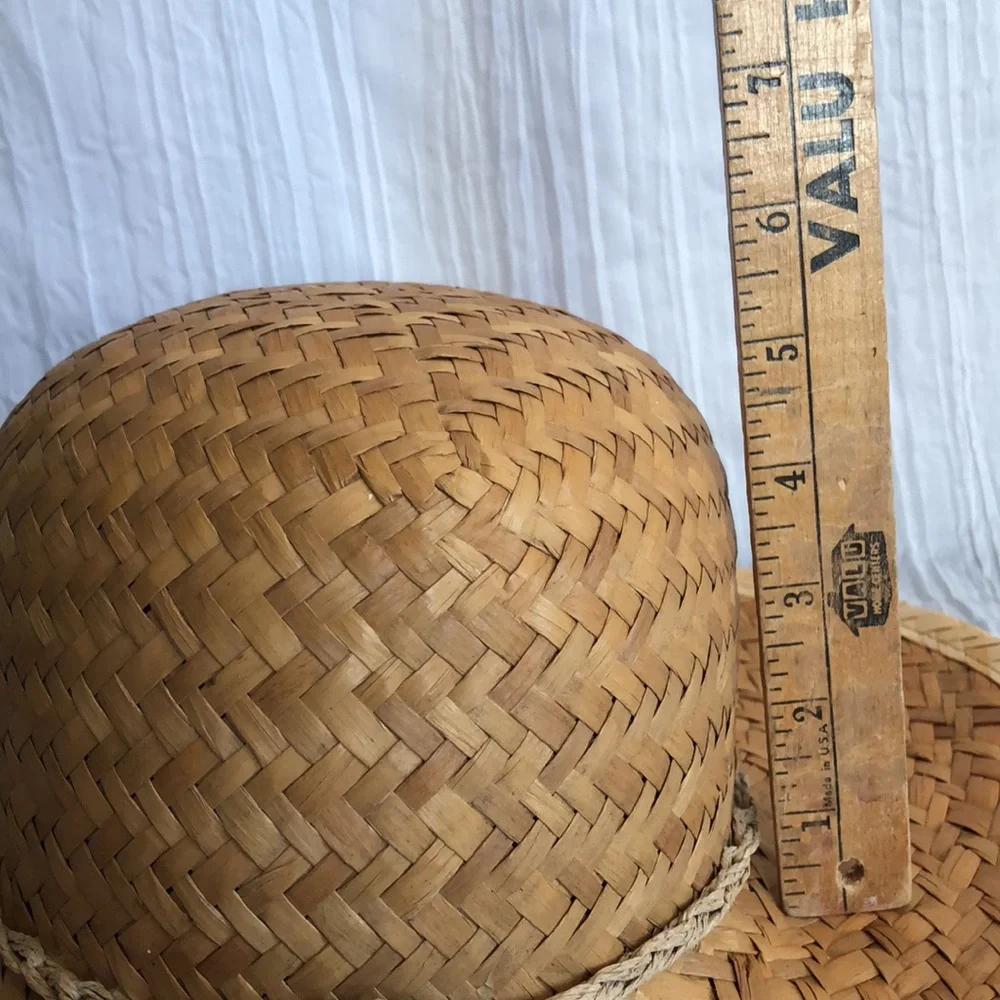 unbranded womans wicker