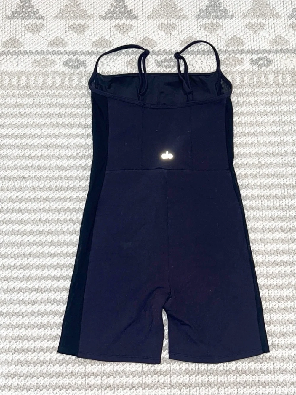 ALO Yoga sleek black