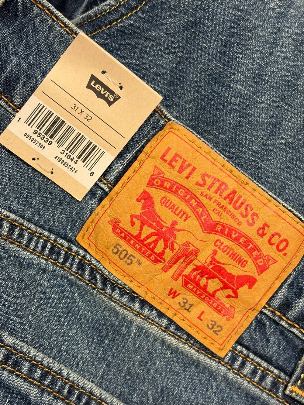 New Levi's Men's 505 Straight Jeans in Medium Blue Wash
