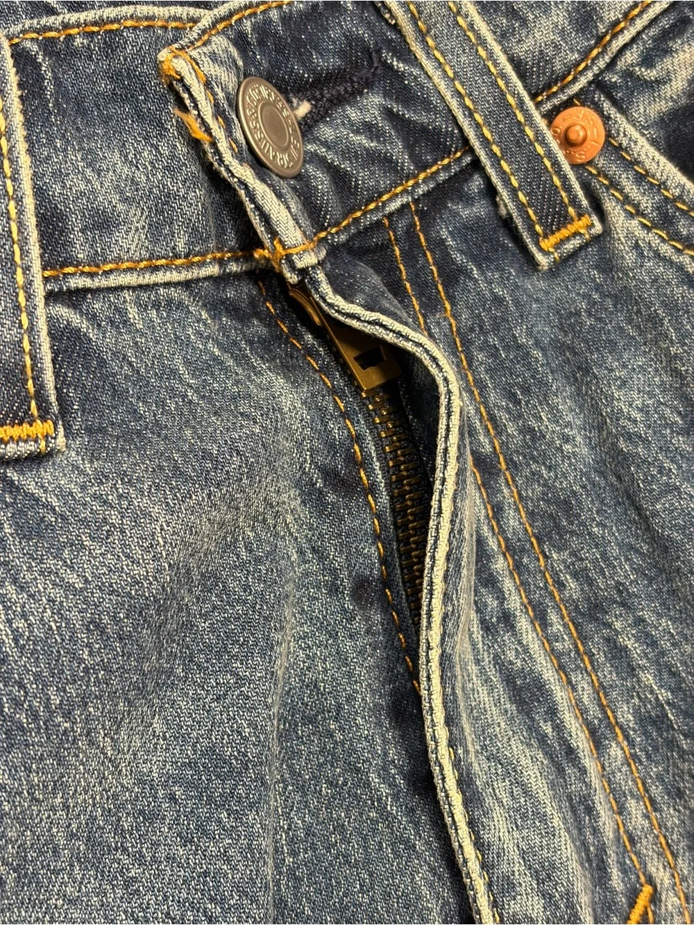 New Levi's Men's 505 Straight Jeans in Medium Blue Wash