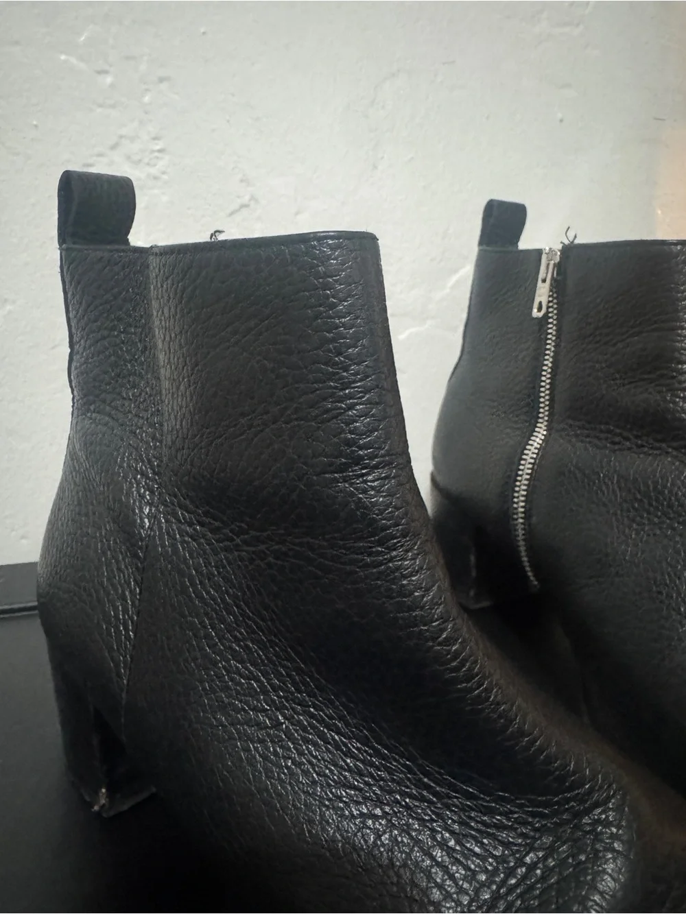 Everlane sleek black