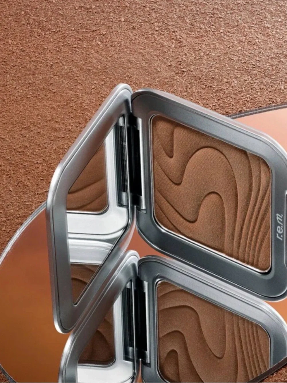 R.E.M. Beauty bronzer lashes