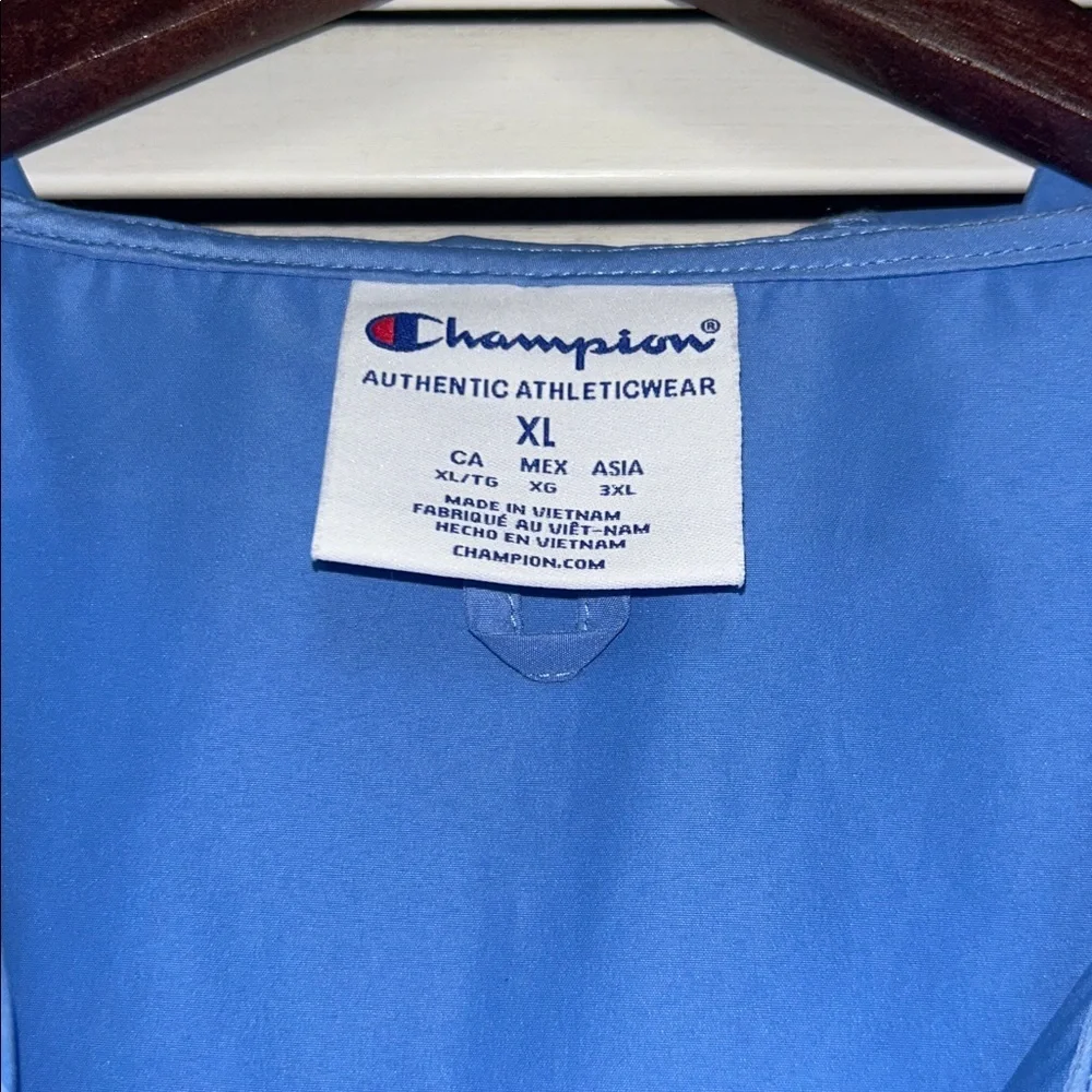 Champion hooded lightweight