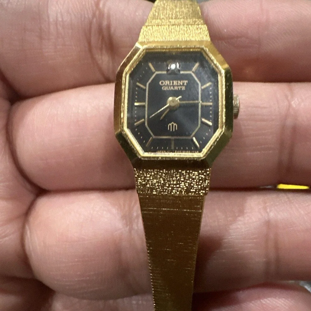 Works 17mm‎ Orient Octagonal Ladies Bracelet Watch Black Dial Quartz Vintage