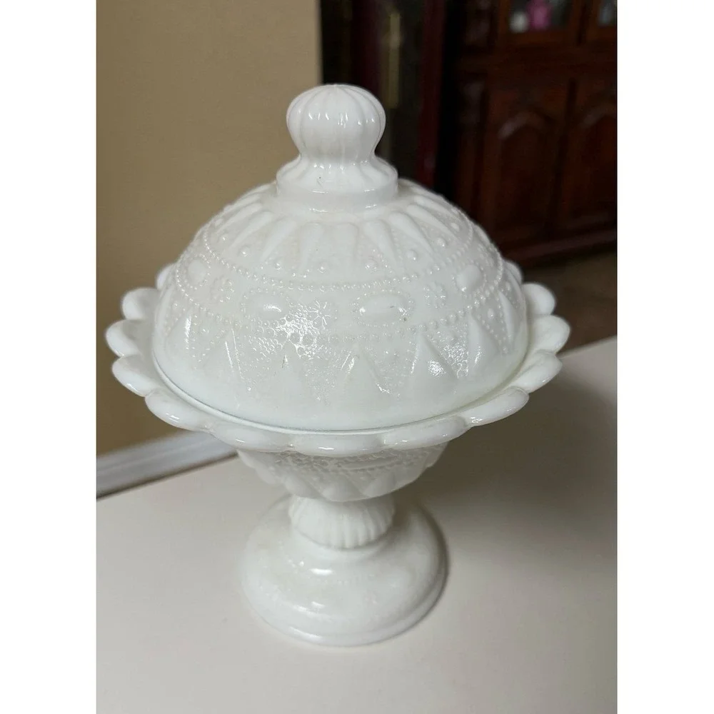 Vtg Kempel white milk glass lidded pedestal covered candy‎ compote
