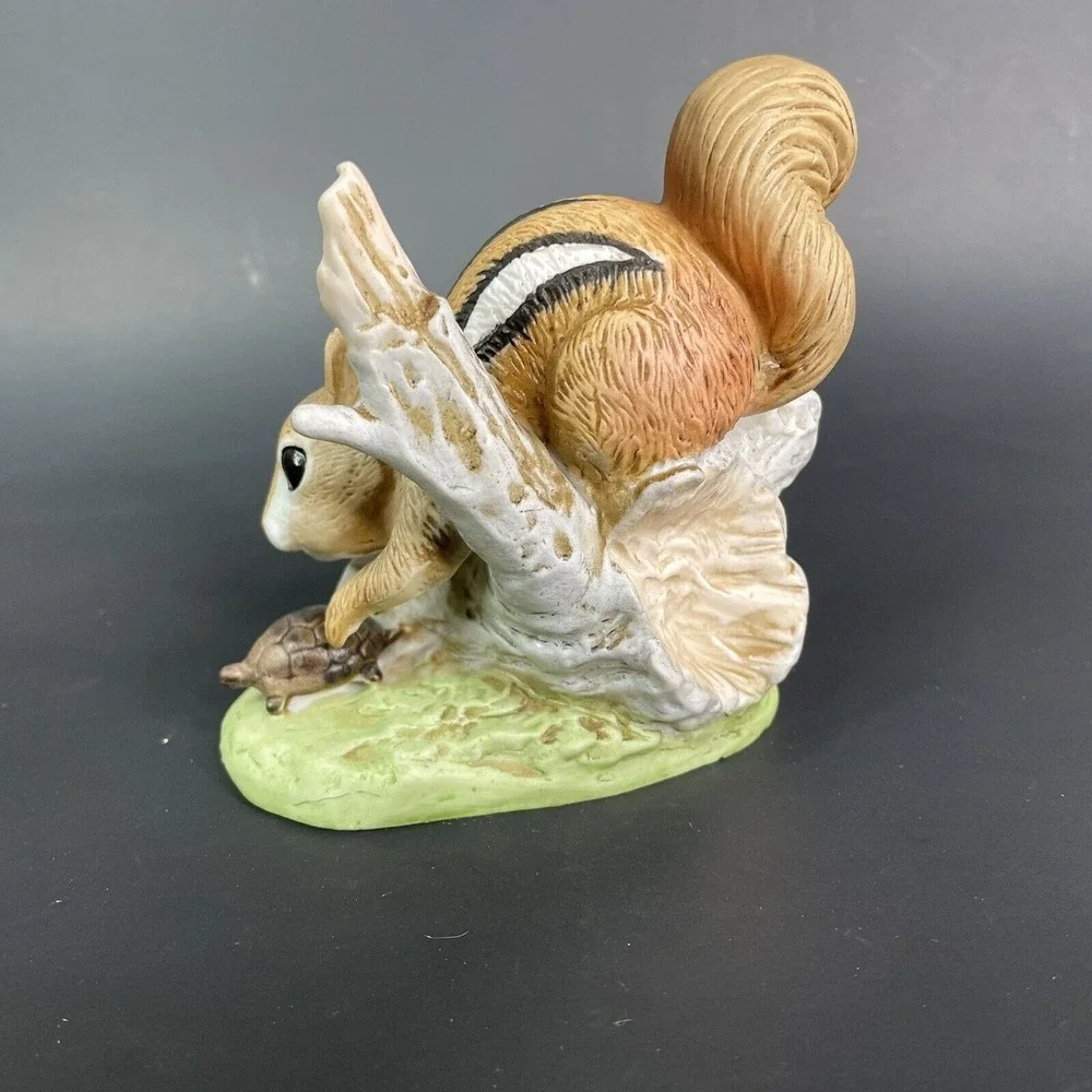 Homco figurine gently