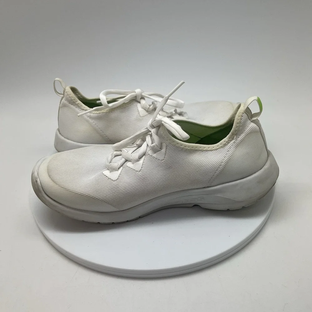 OOFOS size womens