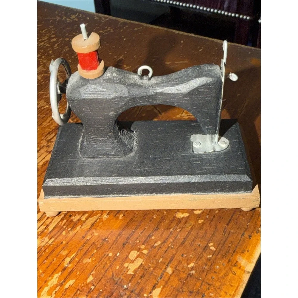 Vintage Miniature Toy Sewing Machine Made In Philippines Print Tray So Cute!