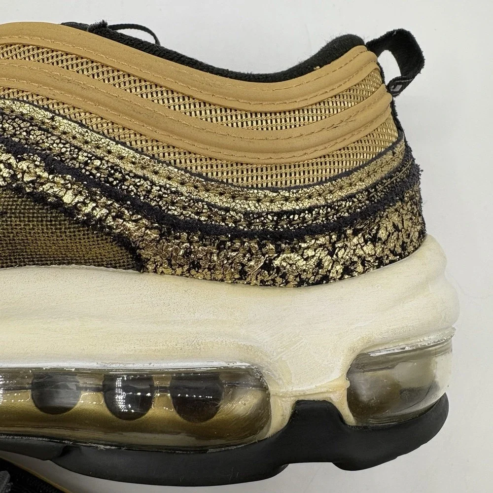 Nike making ships
