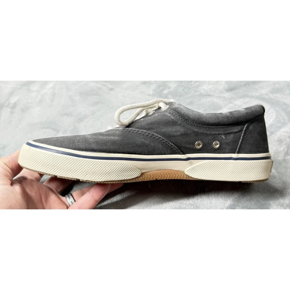 Sperry brand top