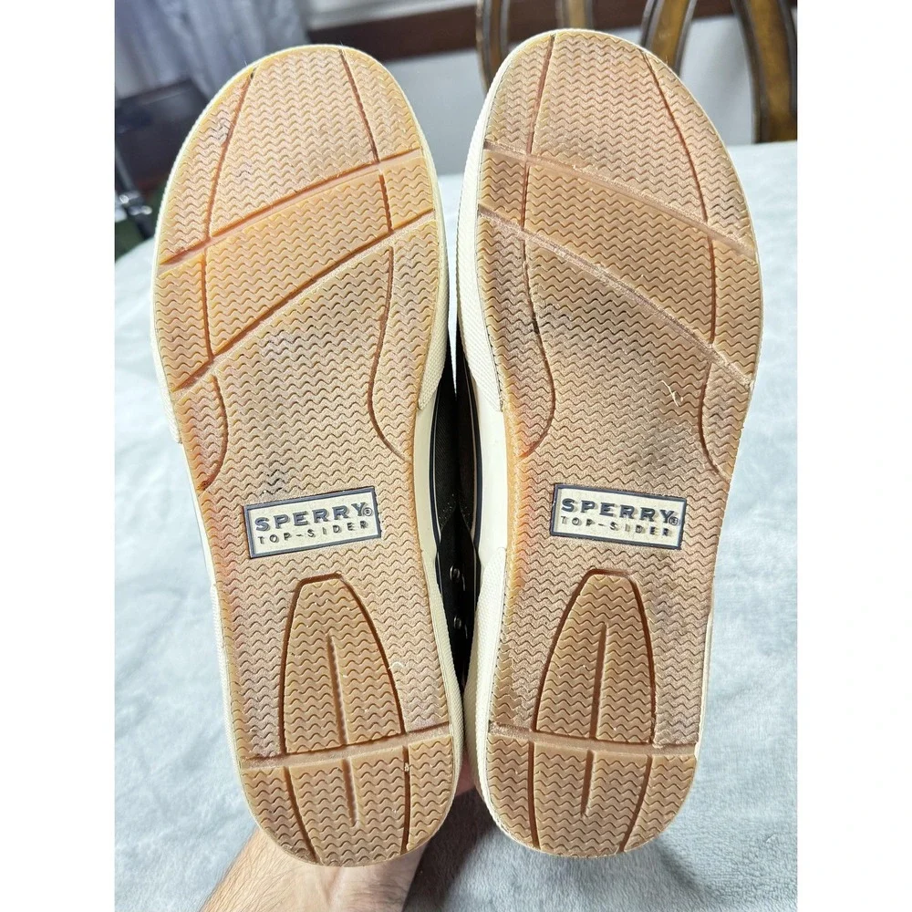 Sperry brand top