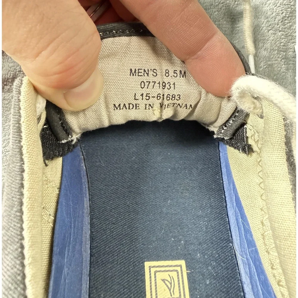 Sperry brand top
