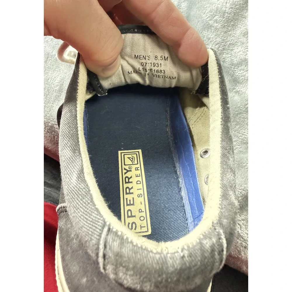 Sperry brand top