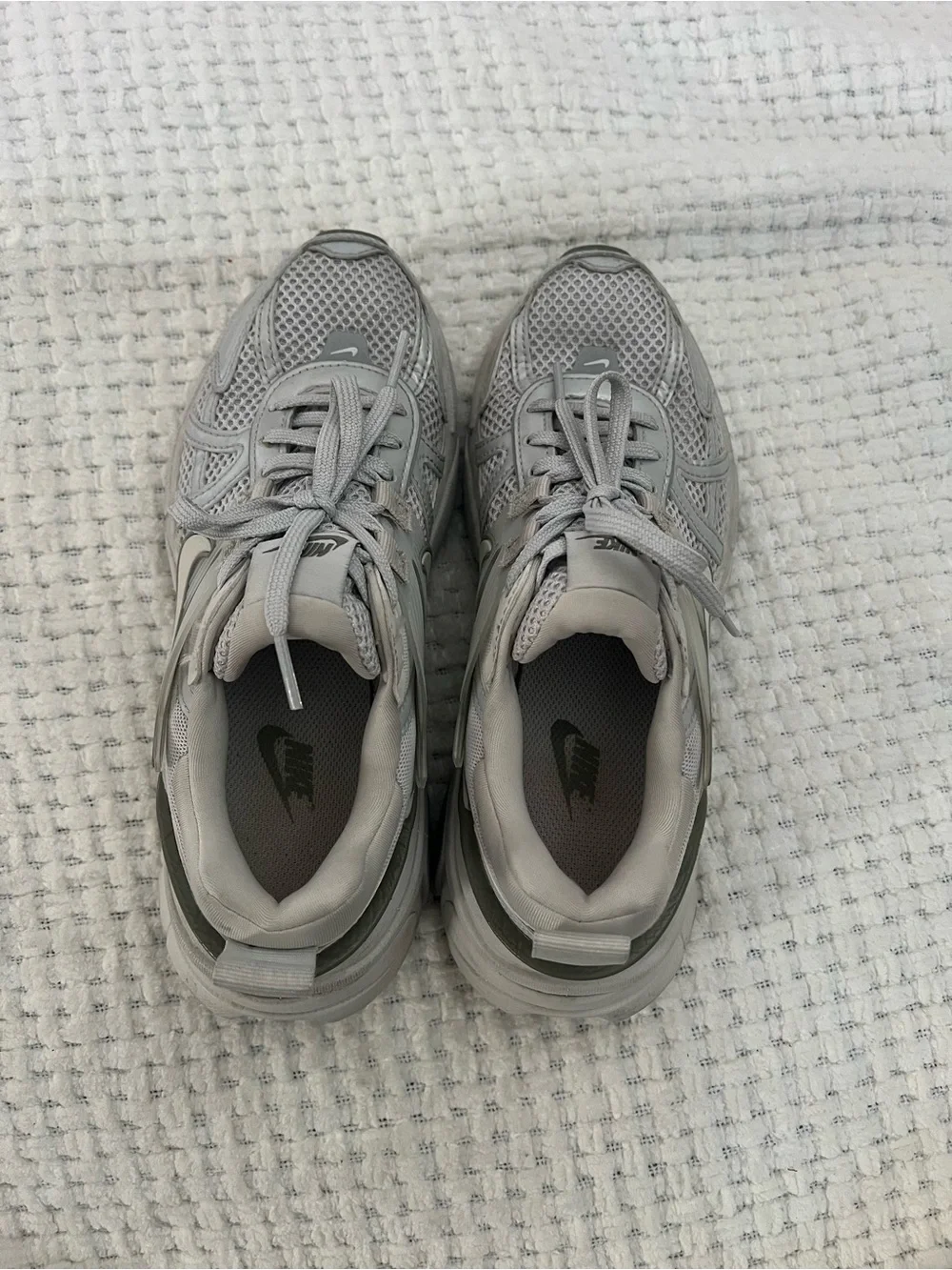 Nike women’s v2k