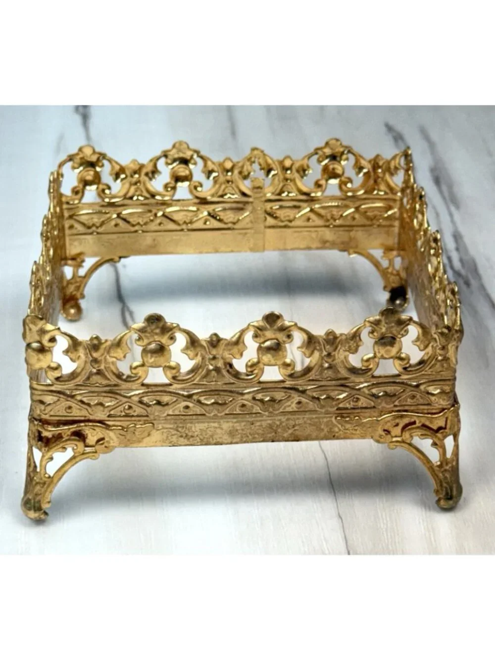 Unbranded goldtone box