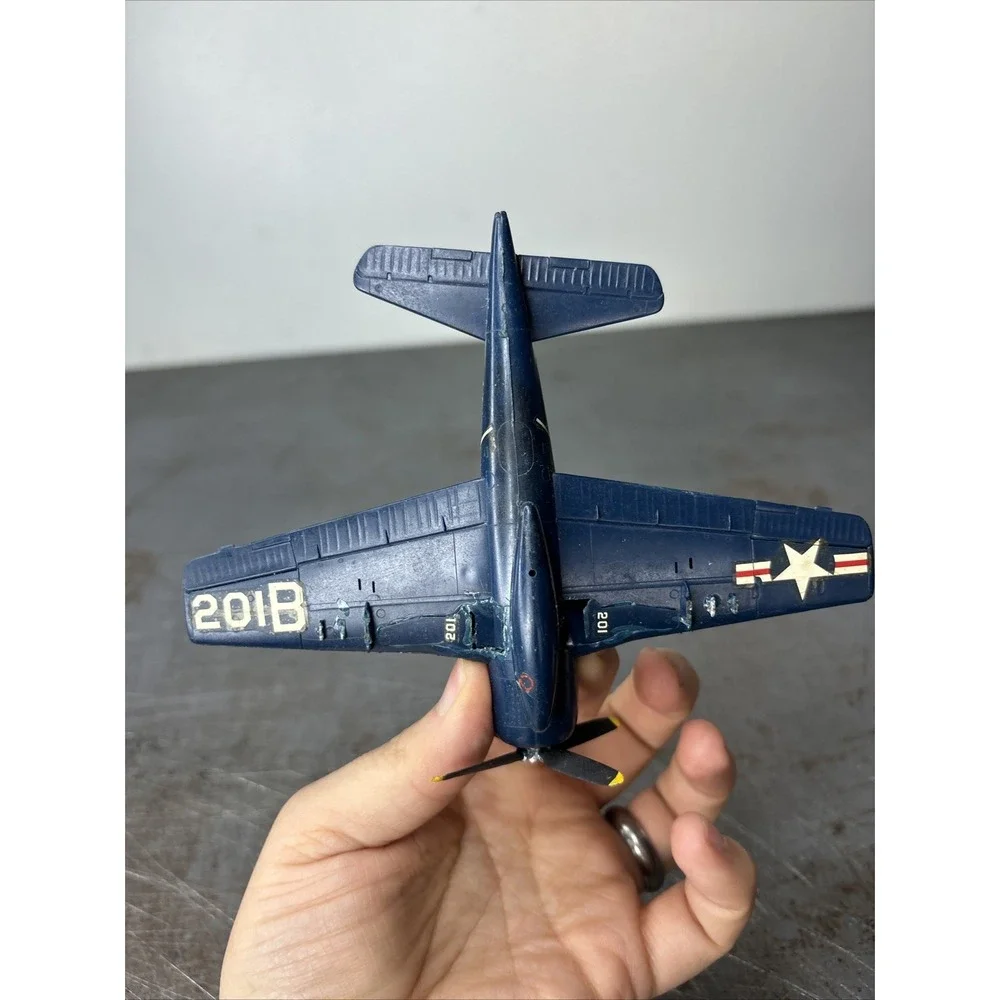 The Unbranded Brand plane assembled